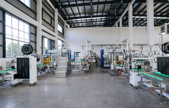 16 vòi Máy chiết rót thuốc trừ sâu Máy đóng gói 50-1000mL 60 Bpm